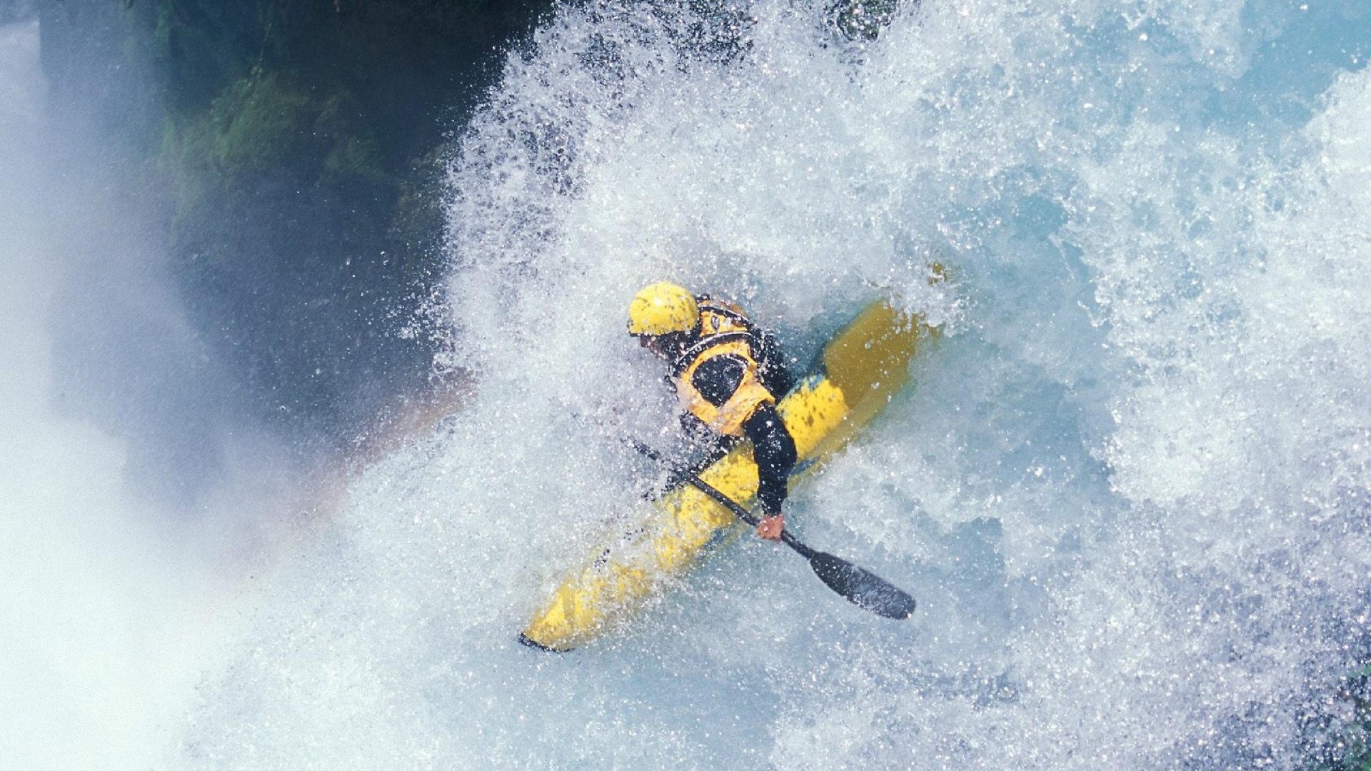 跳水配合默契吉尔吉斯斯坦表现突出，吉尔吉斯斯坦女子