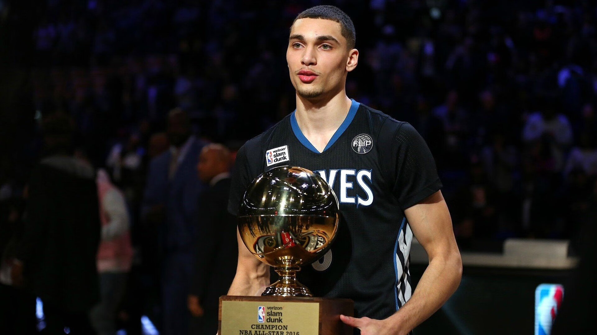 开云-马修·图穆亚：袋鼠队新星，冲击力十足的全能球员